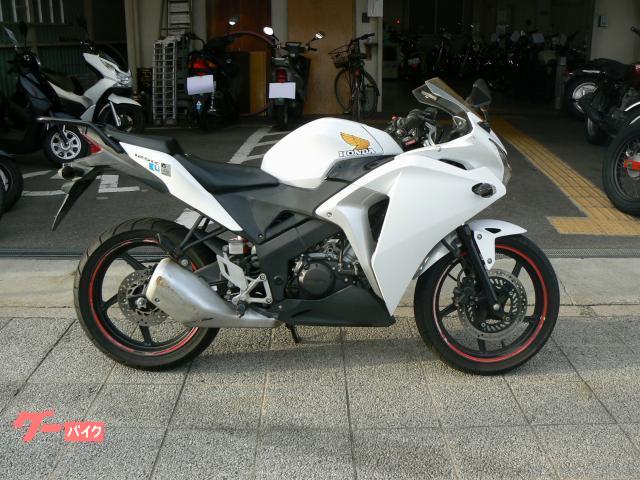 ホンダ CBR125R 2013年モデル インジェクション 水冷単気筒エンジン搭載