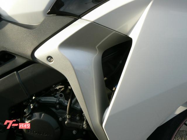 ホンダ ＣＢＲ１２５Ｒ　２０１３年モデル　インジェクション　水冷単気筒エンジン搭載 写真8