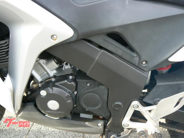 ホンダ CBR125R 2013年モデル インジェクション 水冷単気筒エンジン搭載 写真22