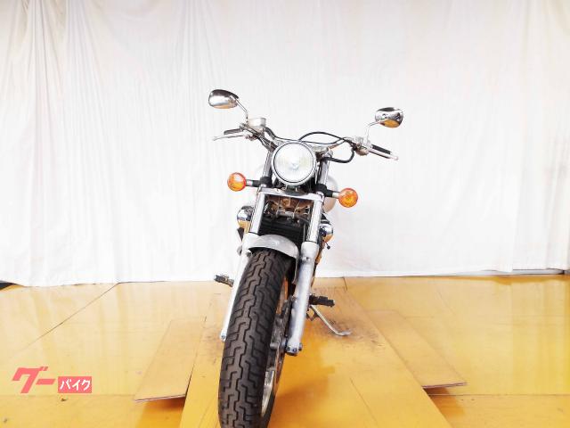 ホンダ V−TWIN MAGNA 1994年モデル キャブレター 水冷2気筒エンジン 写真3