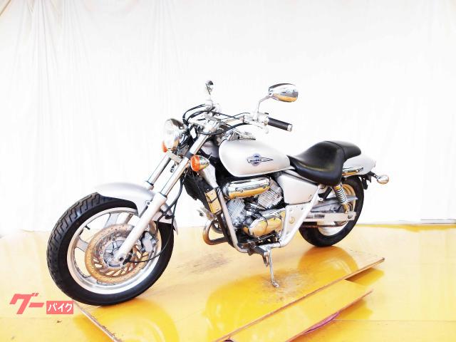 ホンダ V−TWIN MAGNA 1994年モデル キャブレター 水冷2気筒エンジン 写真4