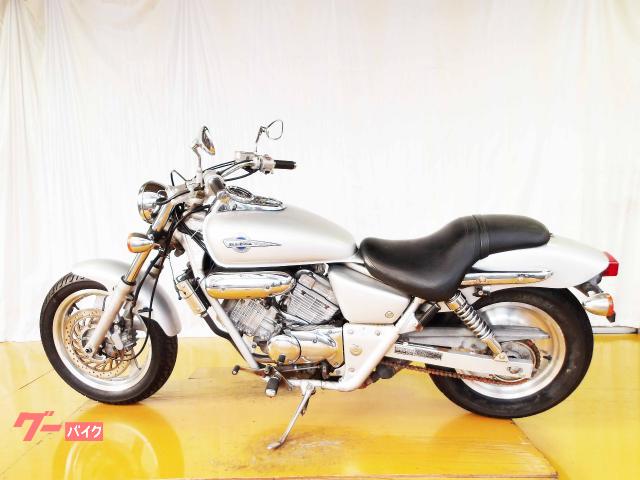 ホンダ V−TWIN MAGNA 1994年モデル キャブレター 水冷2気筒エンジン 写真5