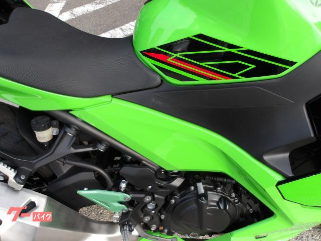 カワサキ Ninja 400 2023年モデル ABS インジェクション 水冷2気筒エンジン搭載 写真8