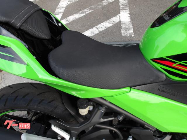 カワサキ Ninja 400 2023年モデル ABS インジェクション 水冷2気筒エンジン搭載 写真9