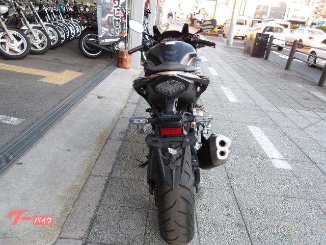 ホンダ CBR400R 2022年モデル ABS インジェクション 水冷2気筒エンジン搭載 写真4