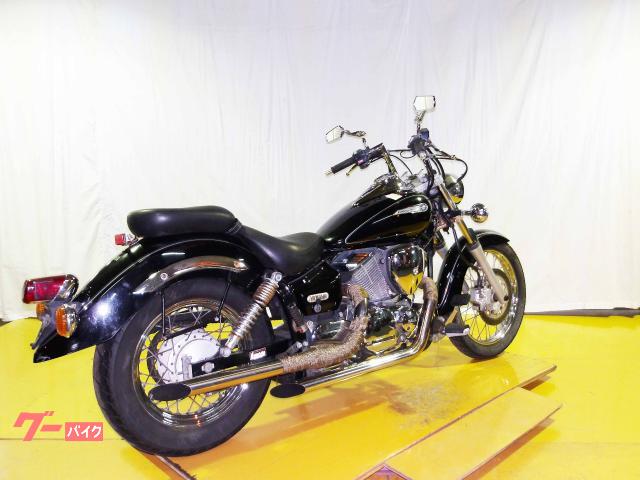 ヤマハ ドラッグスター250 2002年モデル キャブレター 空冷2気筒エンジン搭載 写真8