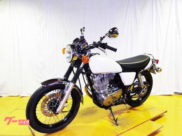 ヤマハ SR400 2016年モデル インジェクション 空冷単気筒エンジン 写真4
