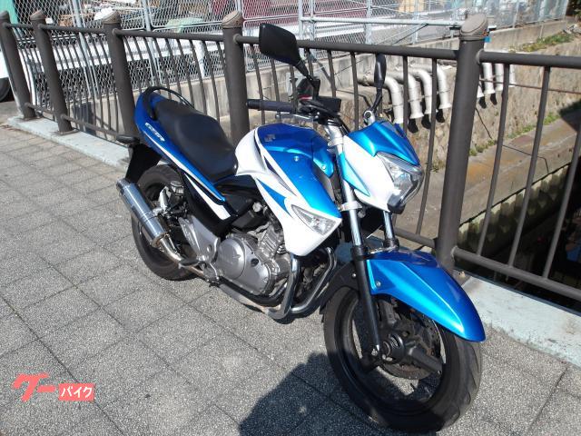 スズキ GSR250 2012年モデル インジェクション 水冷2気筒エンジン搭載 写真2
