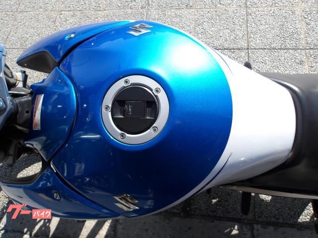 スズキ GSR250 2012年モデル インジェクション 水冷2気筒エンジン搭載 写真49