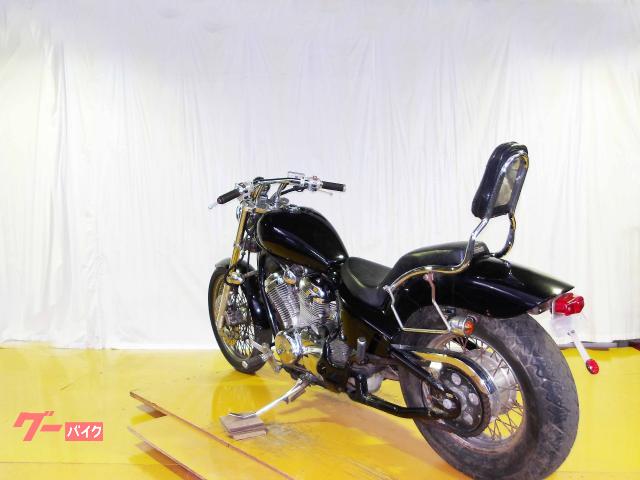 ホンダ スティード４００　１９８９年モデル　キャブレター　水冷２気筒エンジン搭載 写真6