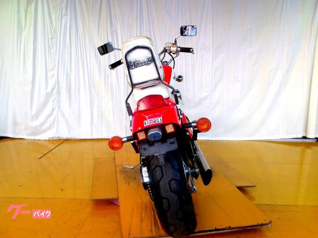 ホンダ スティード400 1994年モデル キャブレター 水冷2気筒エンジン搭載 写真7