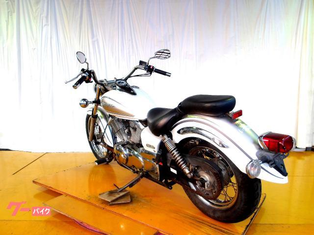 ヤマハ ドラッグスター250 2007年モデル キャブレター 空冷2気筒エンジン 写真6