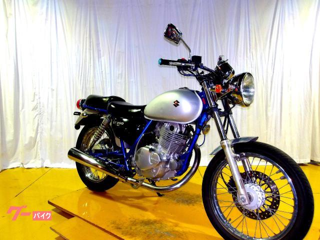 スズキ ST250 Eタイプ 2004年モデル キャブレター 空冷単気筒エンジン 写真2