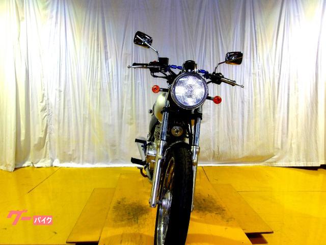 スズキ ST250 Eタイプ 2004年モデル キャブレター 空冷単気筒エンジン 写真3