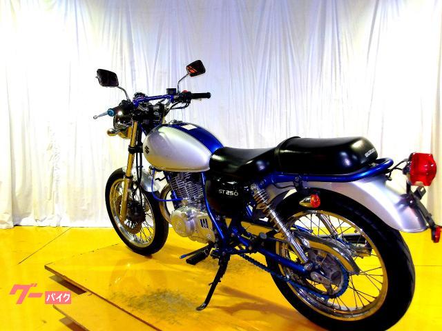 スズキ ST250 Eタイプ 2004年モデル キャブレター 空冷単気筒エンジン 写真6