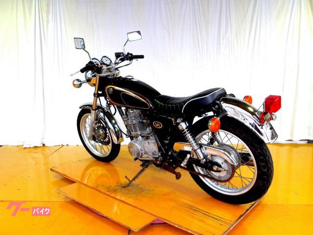 ヤマハ SR400 2006年モデル キャブレター 空冷単気筒エンジン 写真6