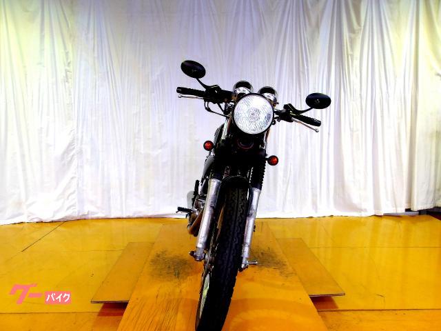 ヤマハ SR400 2006年モデル キャブレター 空冷単気筒エンジン 写真3