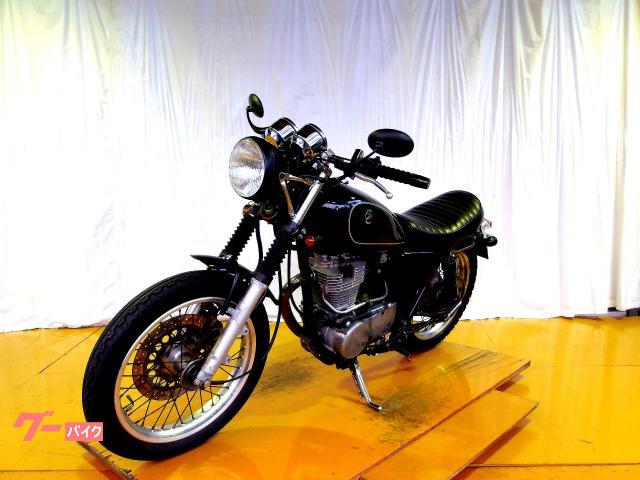 ヤマハ SR400 2006年モデル キャブレター 空冷単気筒エンジン 写真4