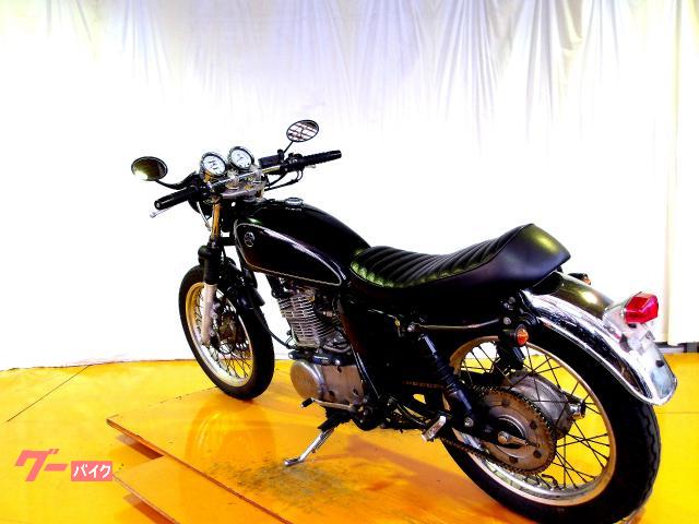ヤマハ SR400 2006年モデル キャブレター 空冷単気筒エンジン 写真6