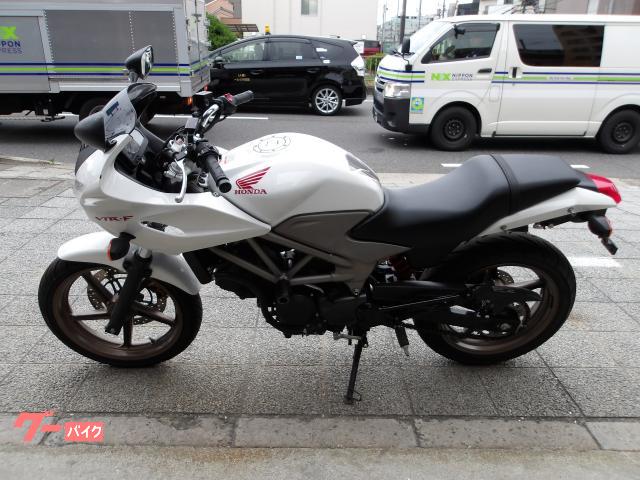 ホンダ ＶＴＲ２５０Ｆ　２０１５年モデル　インジェクション　水冷２気筒エンジン搭載 写真2