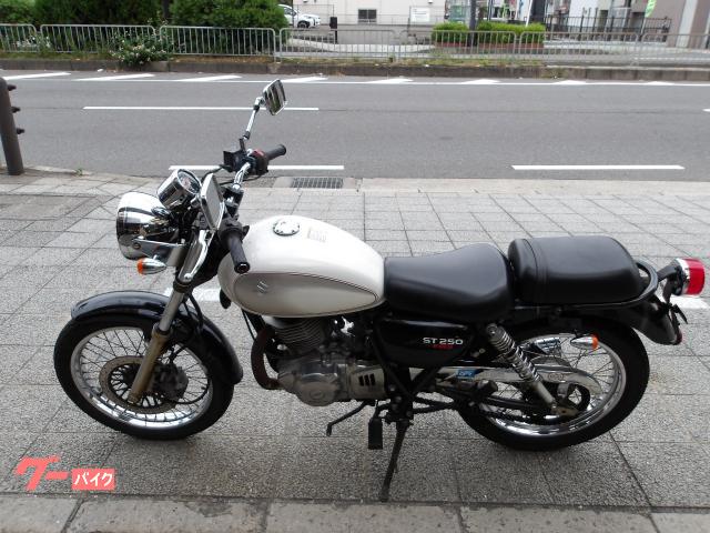 スズキ ST250 Eタイプ 2009年モデル インジェクション 空冷単気筒エンジン 写真3