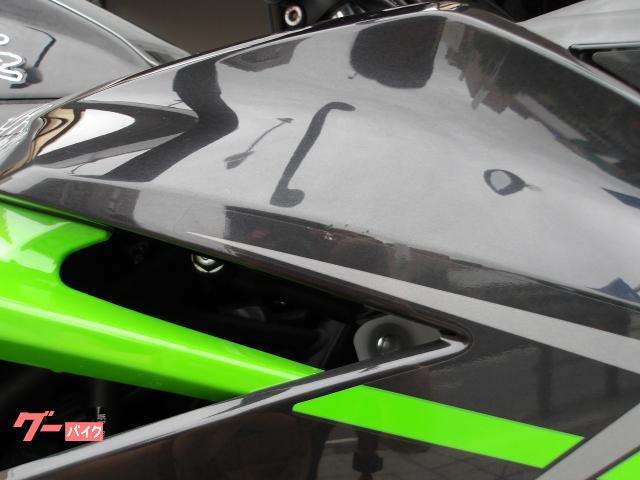 カワサキ Ninja 400 2019年モデル ABS インジェクション 水冷2気筒エンジン搭載 写真9