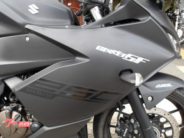 スズキ GIXXER SF 250 2020年モデル 並行輸入車 ABS ヨシムラマフラー 油冷単気筒エンジン 写真10
