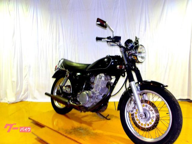 ヤマハ SR400 2005年モデル キャブレター 空冷単気筒エンジン 写真2