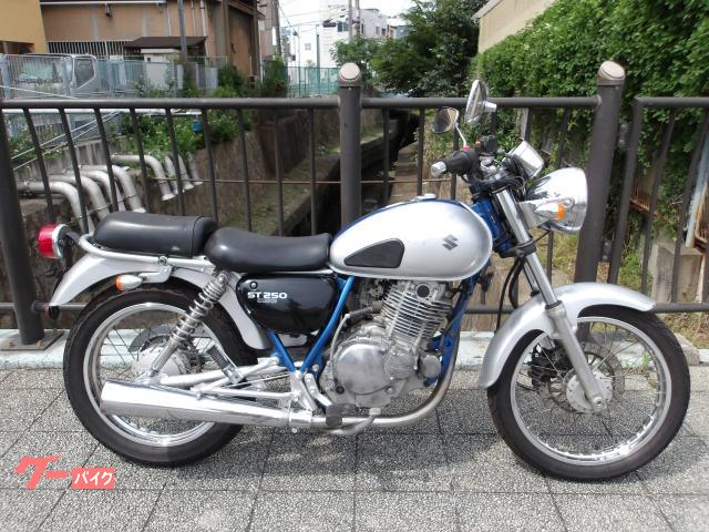 スズキ ST250 Eタイプ 2004年モデル キャブレター 空冷単気筒エンジン 写真1