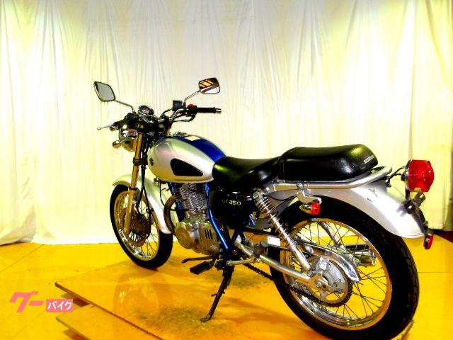 スズキ ST250 Eタイプ 2004年モデル キャブレター 空冷単気筒エンジン 写真6
