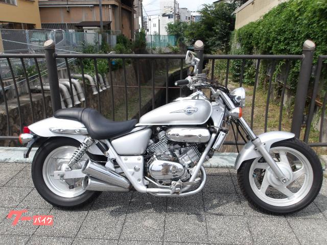 ホンダ Ｖ−ＴＷＩＮ　ＭＡＧＮＡ　１９９４年モデル　キャブレター　水冷２気筒エンジン搭載