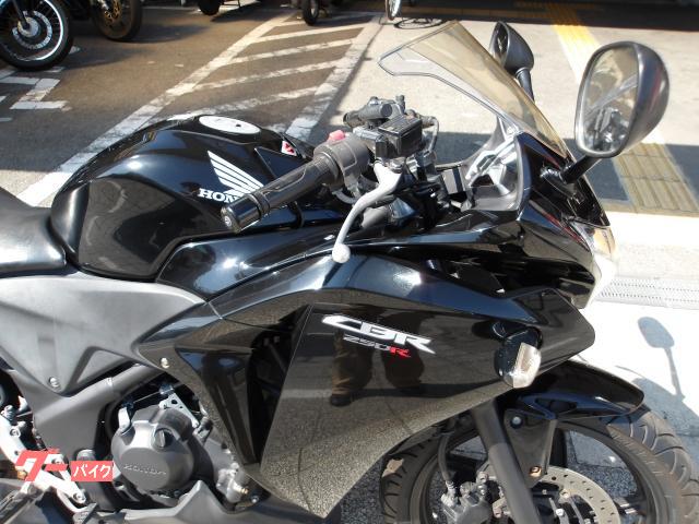 ホンダ CBR250R 2013年モデル インジェクション 水冷単気筒エンジン搭載 写真6