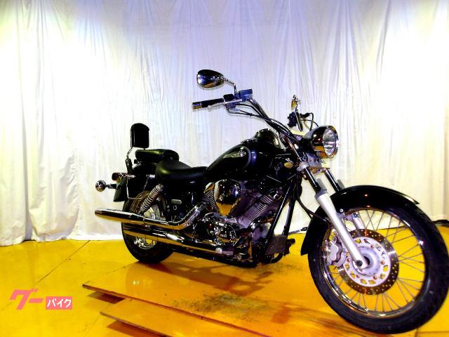 ヤマハ ドラッグスター250 2004年モデル キャブレター車 空冷2気筒エンジン搭載 写真2