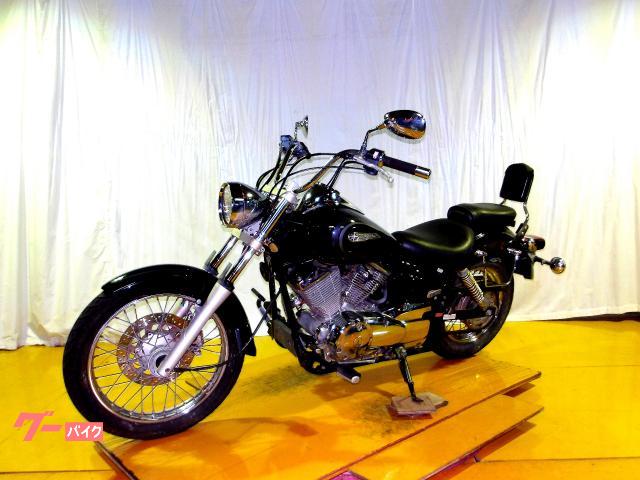 ヤマハ ドラッグスター250 2004年モデル キャブレター車 空冷2気筒エンジン搭載 写真4