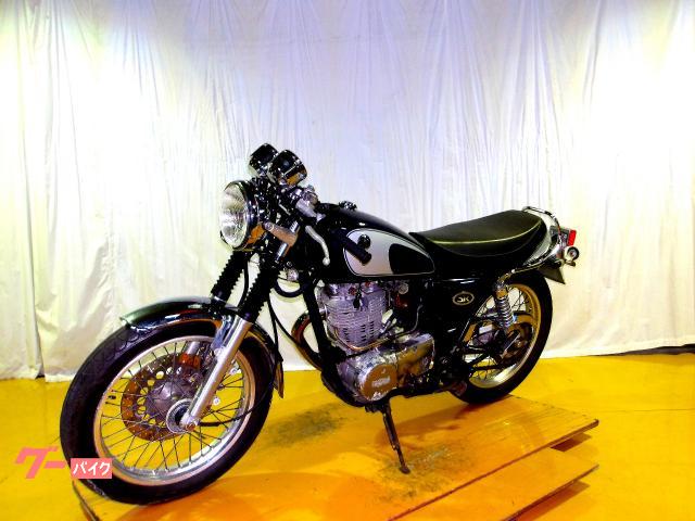 ヤマハ SR400 2003年モデル キャブレター車 空冷単気筒エンジン 写真4