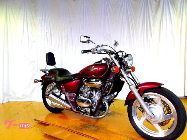 ホンダ V−TWIN MAGNA 1997年モデル 水冷2気筒エンジン搭載 写真2