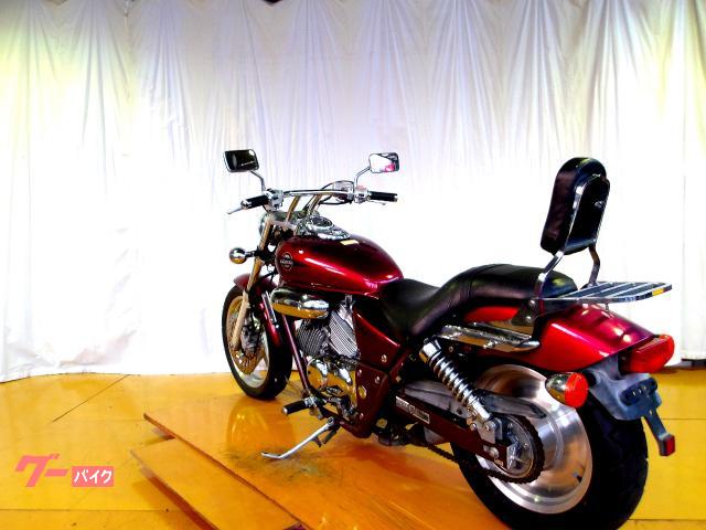 ホンダ V−TWIN MAGNA 1997年モデル 水冷2気筒エンジン搭載 写真6