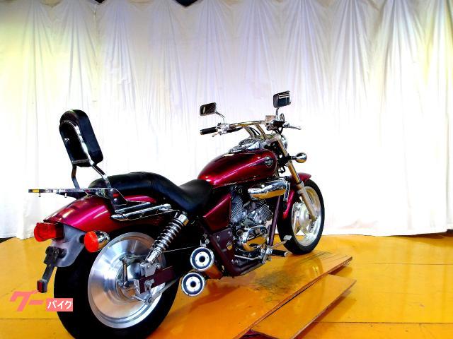 ホンダ V−TWIN MAGNA 1997年モデル 水冷2気筒エンジン搭載 写真8