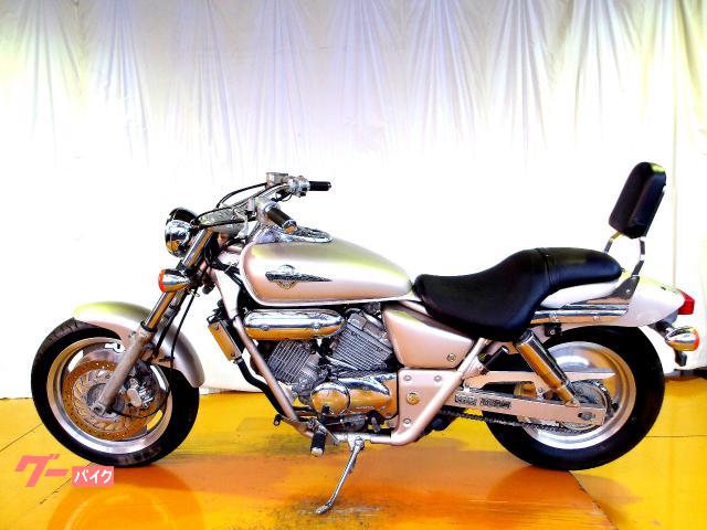 ホンダ Ｖ−ＴＷＩＮ　ＭＡＧＮＡ　Ｓ　キャブレター車　水冷２気筒エンジン搭載 写真5