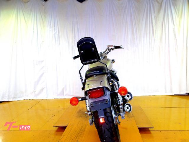ホンダ Ｖ−ＴＷＩＮ　ＭＡＧＮＡ　Ｓ　キャブレター車　水冷２気筒エンジン搭載 写真7