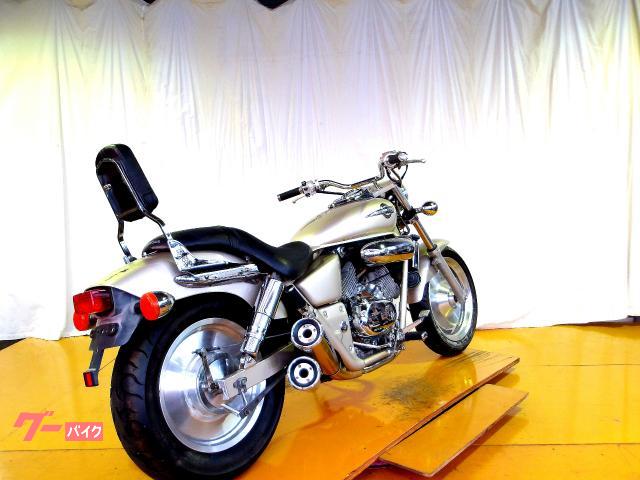 ホンダ Ｖ−ＴＷＩＮ　ＭＡＧＮＡ　Ｓ　キャブレター車　水冷２気筒エンジン搭載 写真8