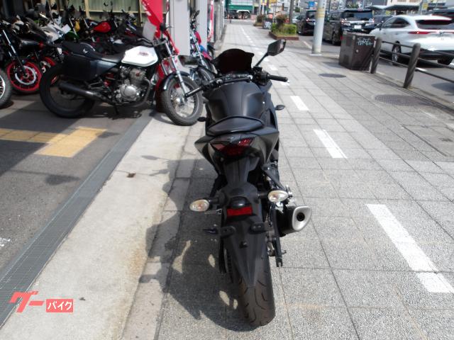 ヤマハ ＹＺＦ−Ｒ２５　２０１５年モデル　インジェクション　水冷２気筒エンジン搭載 写真4