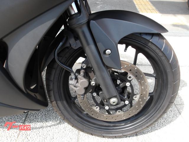 ヤマハ ＹＺＦ−Ｒ２５　２０１５年モデル　インジェクション　水冷２気筒エンジン搭載 写真12