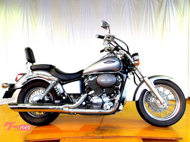 ホンダ シャドウ400 1999年モデル キャブレター 水冷2気筒エンジン搭載