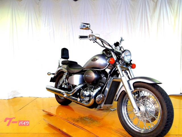 ホンダ シャドウ400 1999年モデル キャブレター 水冷2気筒エンジン搭載 写真2