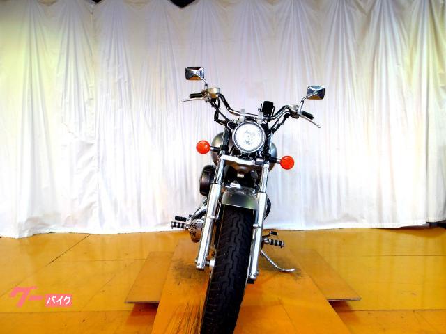 ホンダ シャドウ400 1999年モデル キャブレター 水冷2気筒エンジン搭載 写真3