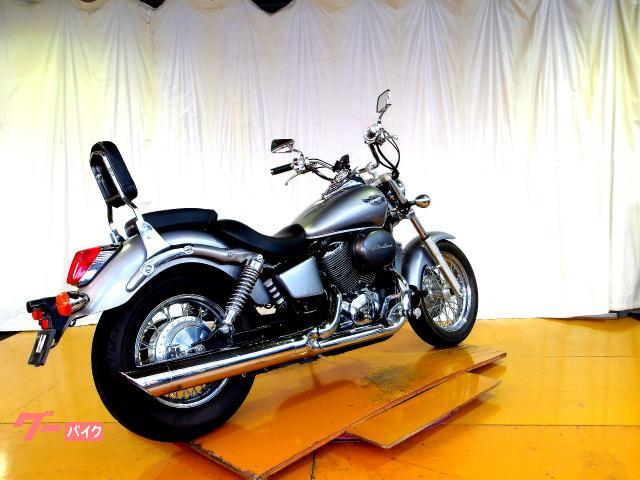 ホンダ シャドウ400 1999年モデル キャブレター 水冷2気筒エンジン搭載 写真8