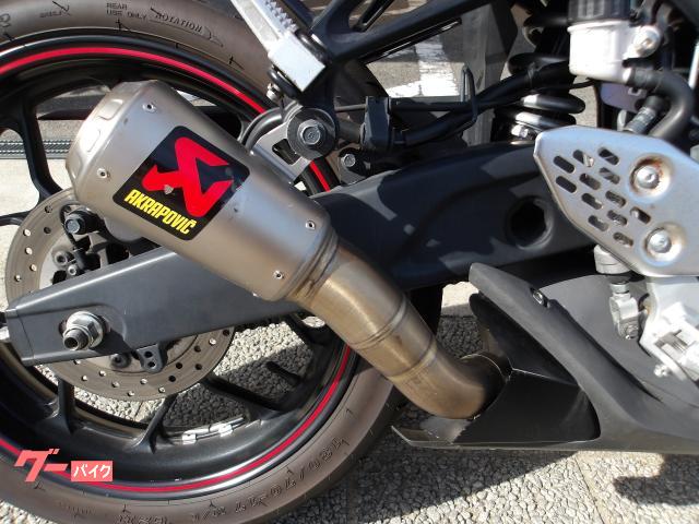 ヤマハ YZF−R25 2016年モデル アクラボサイレンサー インジェクション 水冷2気筒エンジン搭載 写真16