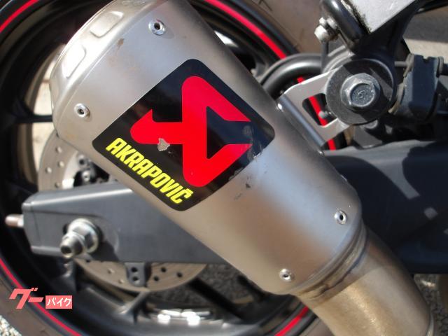 ヤマハ YZF−R25 2016年モデル アクラボサイレンサー インジェクション 水冷2気筒エンジン搭載 写真17
