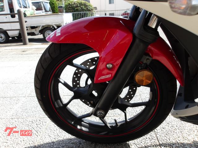 ヤマハ YZF−R25 2016年モデル アクラボサイレンサー インジェクション 水冷2気筒エンジン搭載 写真30